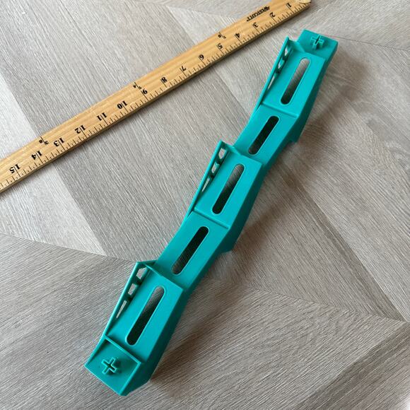 Hot Wheels W1479 Gorilla Takedown Wall Track Builder Replacement Part Piece - Picture 4 of 5